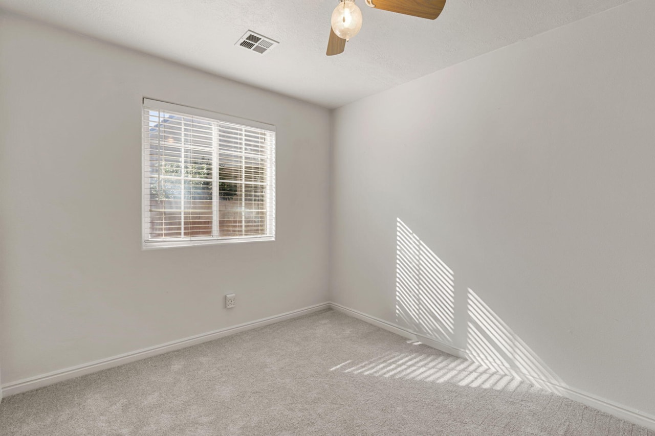 1305 N Royal CIR St George, UT 84770 home for sale, MLS#25-266846 - Erika Rogers Photo 24