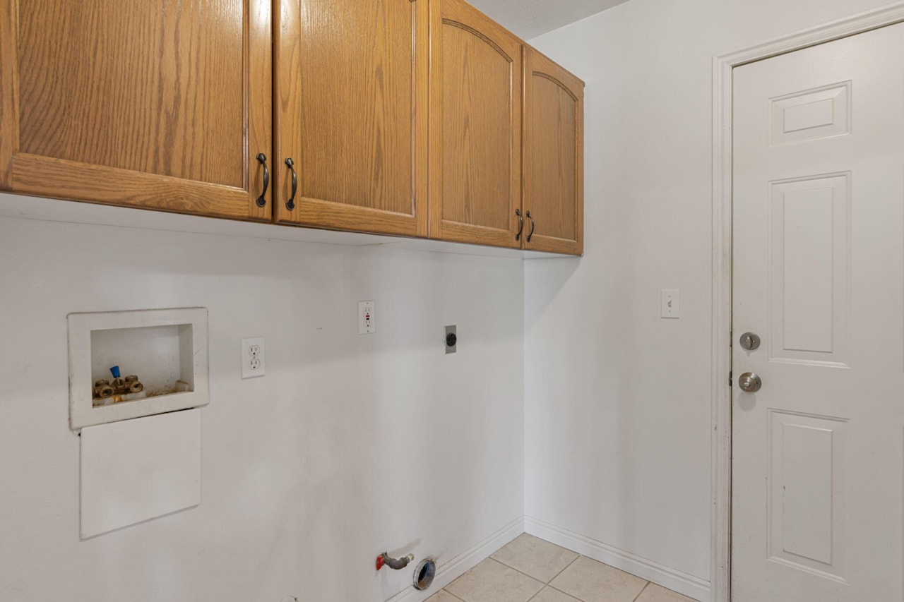 1305 N Royal CIR St George, UT 84770 home for sale, MLS#25-266846 - Erika Rogers Photo 27