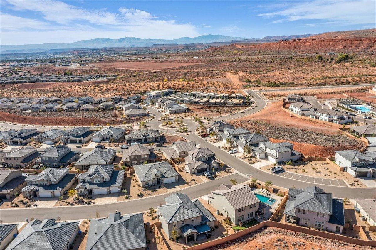 1426 N Rustico DR Washington, UT 84780 home for sale, MLS#25-266864 - Erika Rogers Photo 34