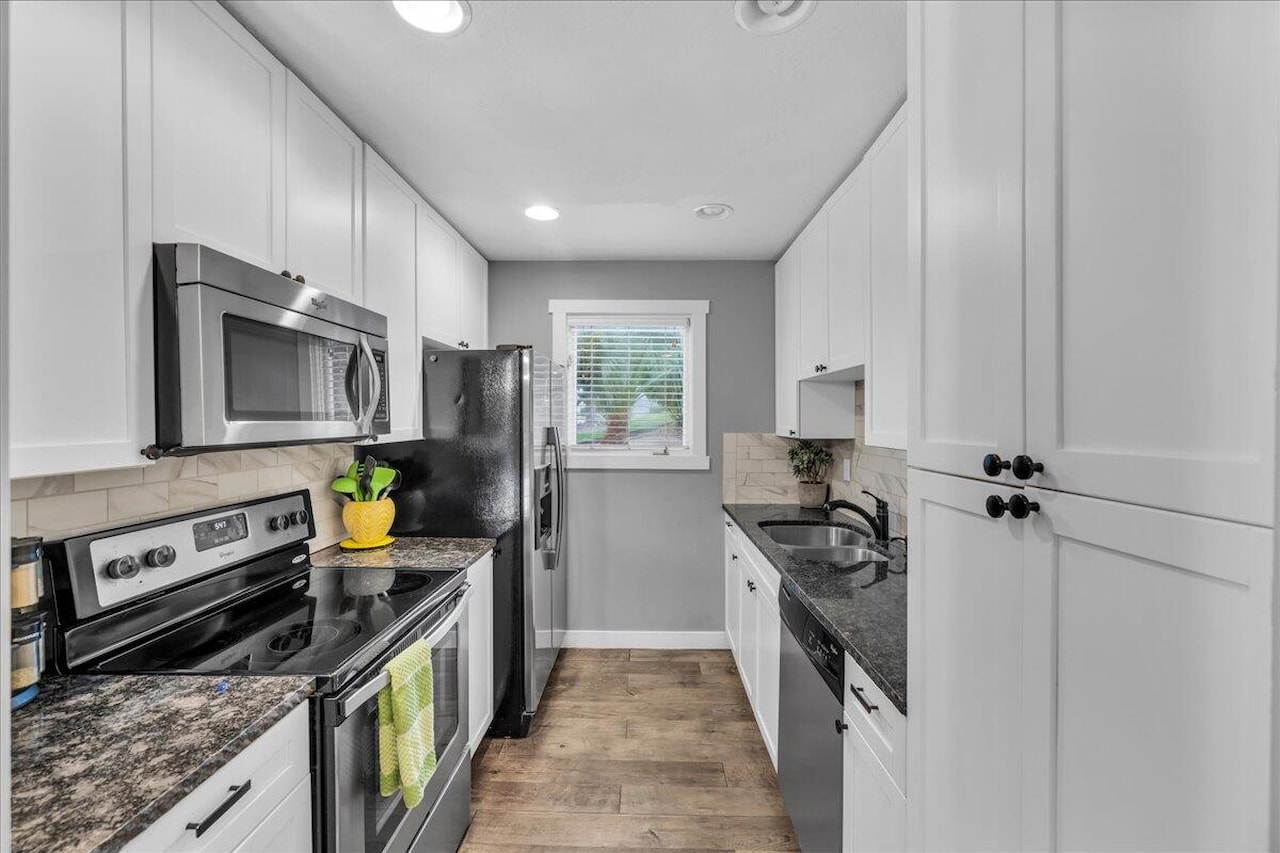 860 S Village RD #X5 St George, UT 84770 condo for sale, MLS#25-266866 - Erika Rogers Photo 5