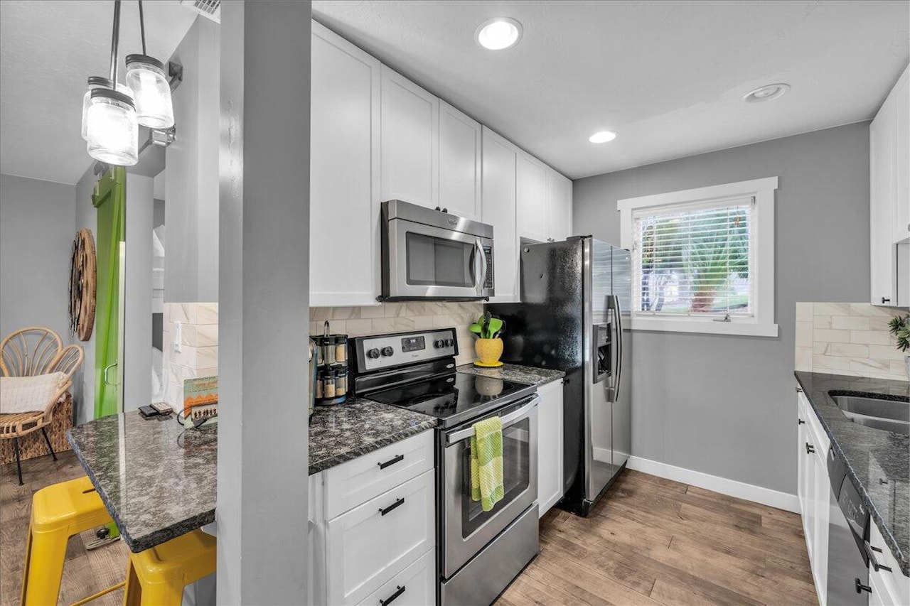 860 S Village RD #X5 St George, UT 84770 condo for sale, MLS#25-266866 - Erika Rogers Photo 6