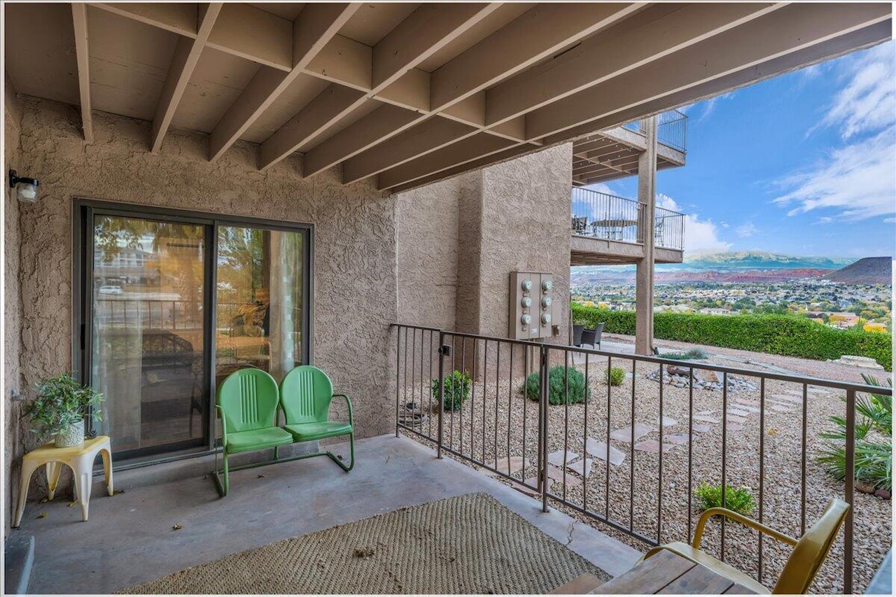860 S Village RD #X5 St George, UT 84770 condo for sale, MLS#25-266866 - Erika Rogers Photo 13