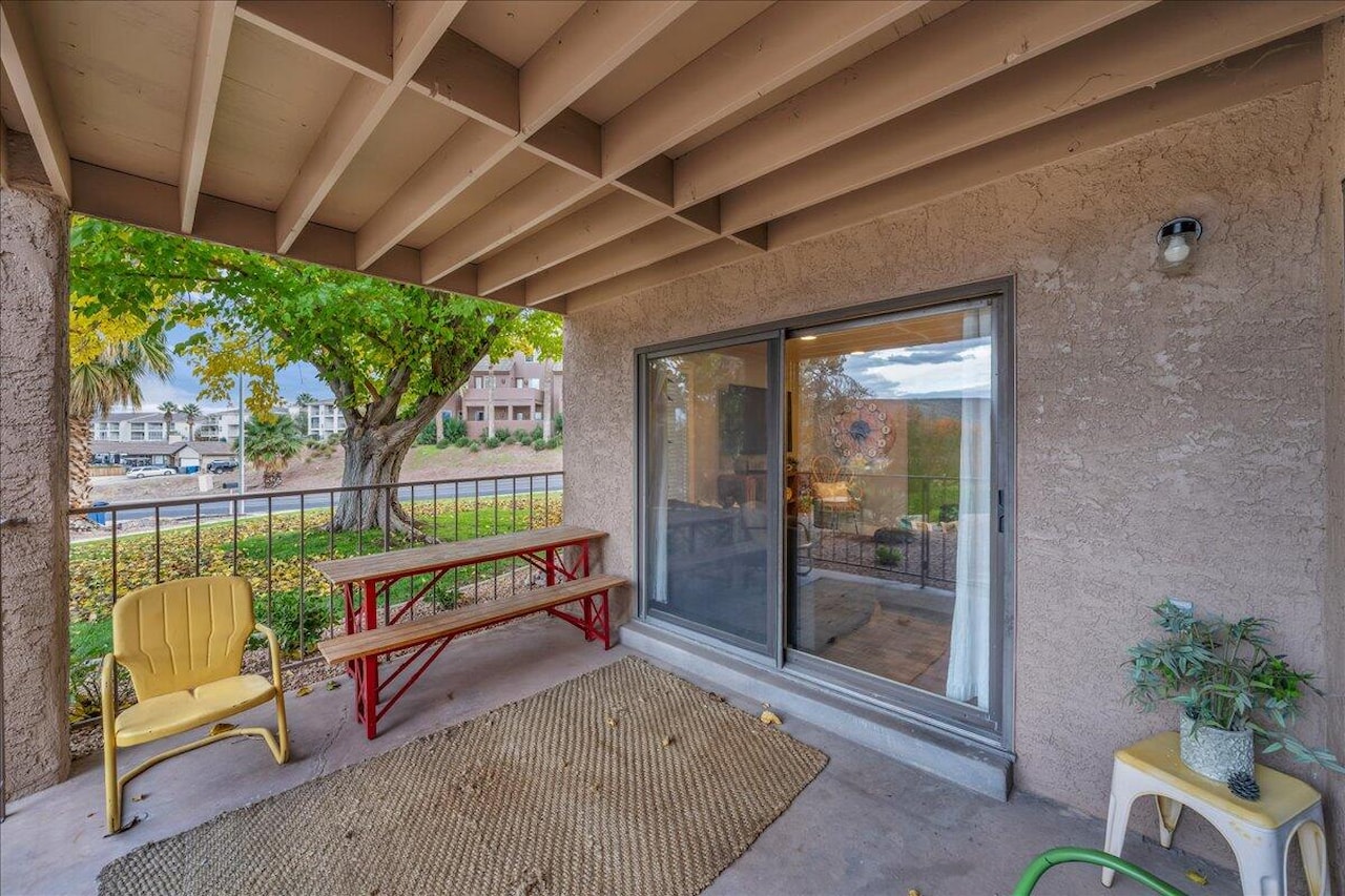 860 S Village RD #X5 St George, UT 84770 condo for sale, MLS#25-266866 - Erika Rogers Photo 15