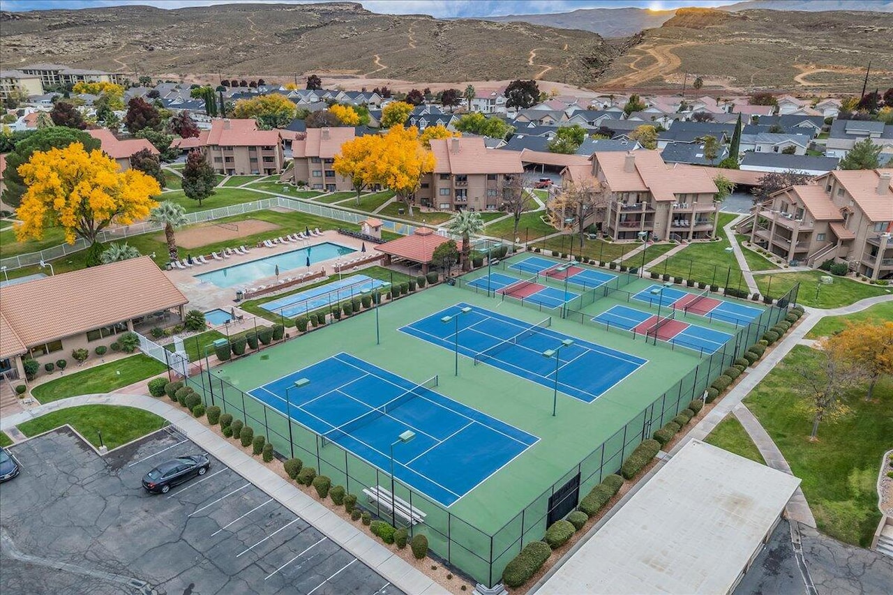 860 S Village RD #X5 St George, UT 84770 condo for sale, MLS#25-266866 - Erika Rogers Photo 16