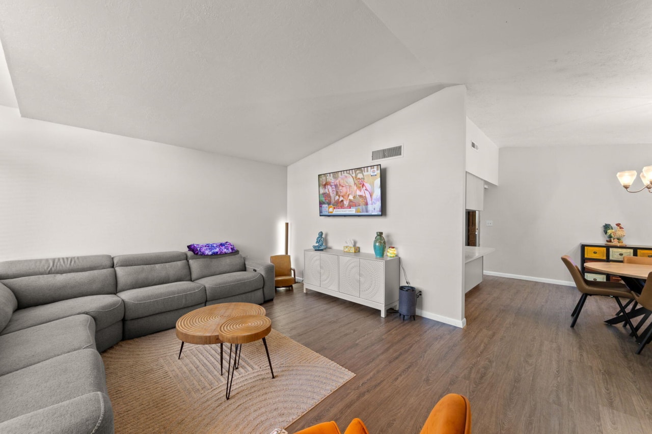 55 E 700 S #8 St George, UT 84770 home for sale, MLS#25-266873 - Erika Rogers Photo 11