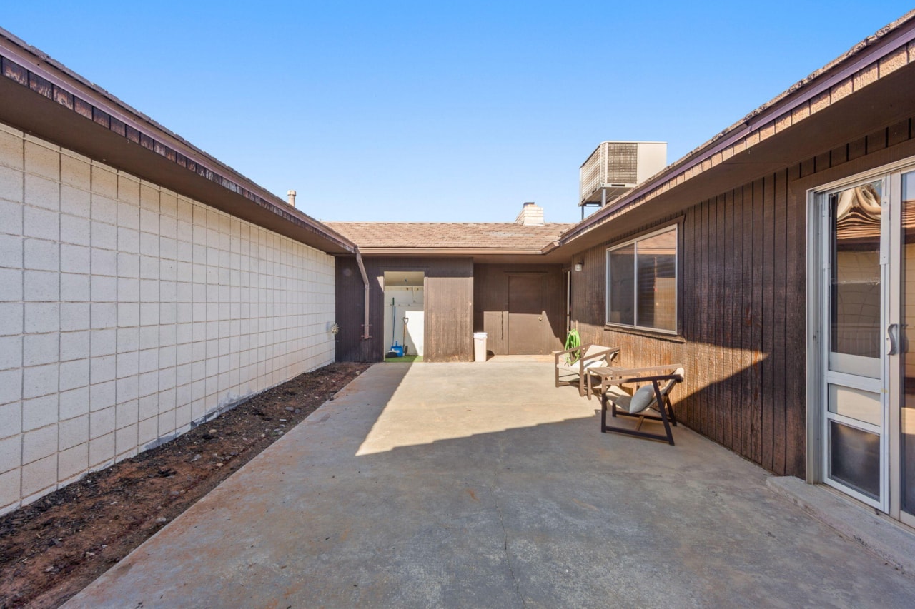 55 E 700 S #8 St George, UT 84770 home for sale, MLS#25-266873 - Erika Rogers Photo 18