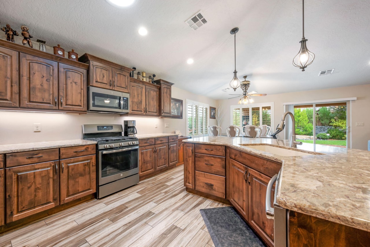 4047 S 890  E Washington, UT 84780 home for sale, MLS#25-266874 - Erika Rogers Photo 7