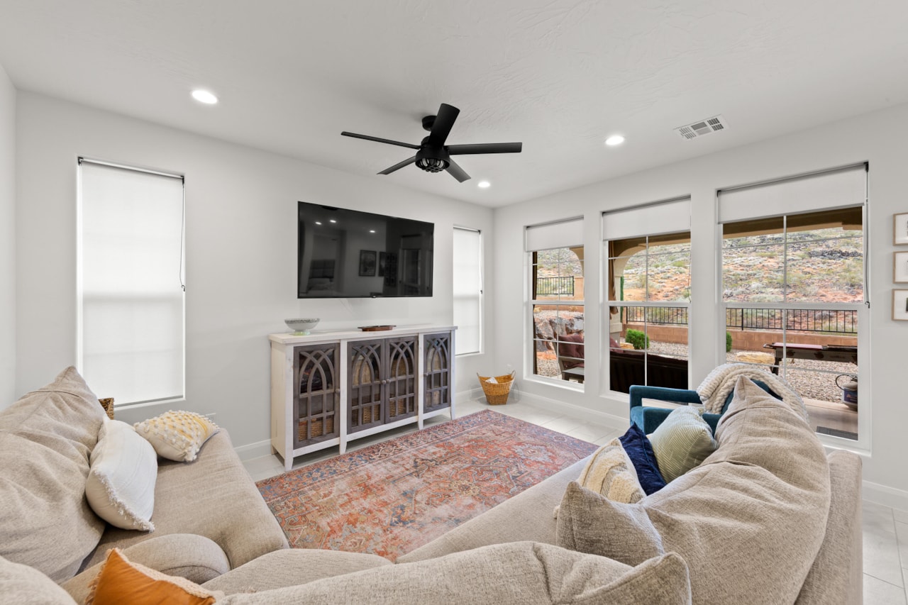 2388 E Cascada Way Washington, UT 84780 home for sale, MLS#25-266878 - Erika Rogers Photo 3