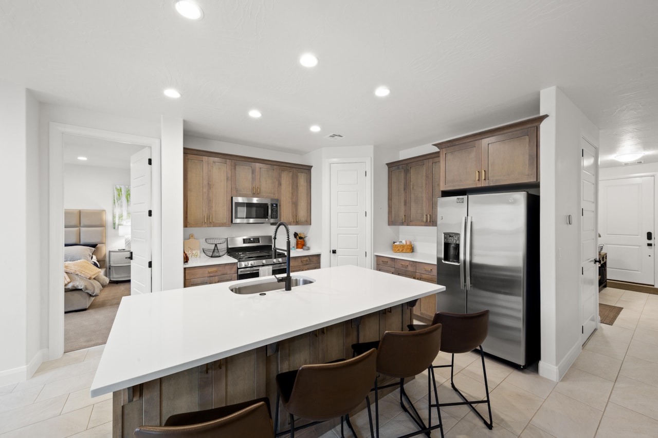 2388 E Cascada Way Washington, UT 84780 home for sale, MLS#25-266878 - Erika Rogers Photo 6