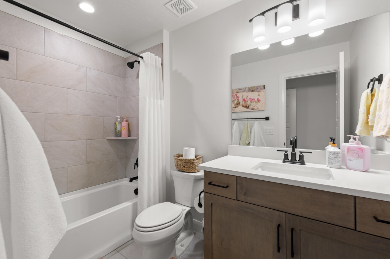 2388 E Cascada Way Washington, UT 84780 home for sale, MLS#25-266878 - Erika Rogers Photo 19