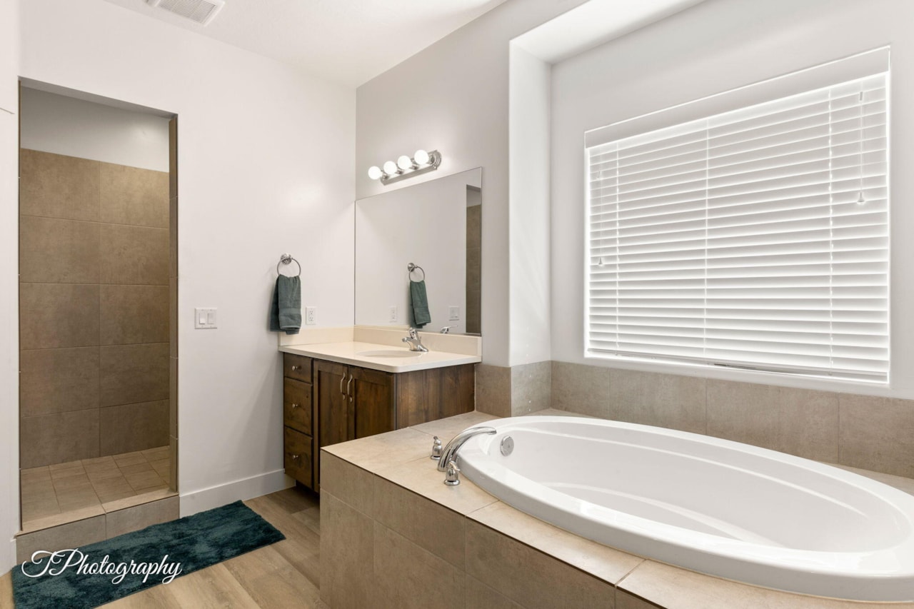 3313 E Maple Mountain St George, UT 84790 home for sale, MLS#25-259569 - Erika Rogers Photo 16