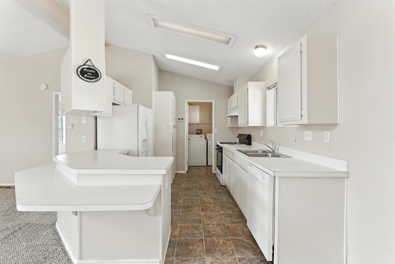 1450 N Dixie Downs RD #128 St George, UT 84770 home for sale, MLS#25-263140 - Erika Rogers Photo 13