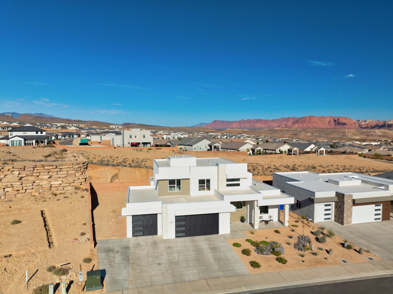 690 S Alcantara CIR St George, UT 84770 home for sale, MLS#25-266438 - Erika Rogers Photo 3