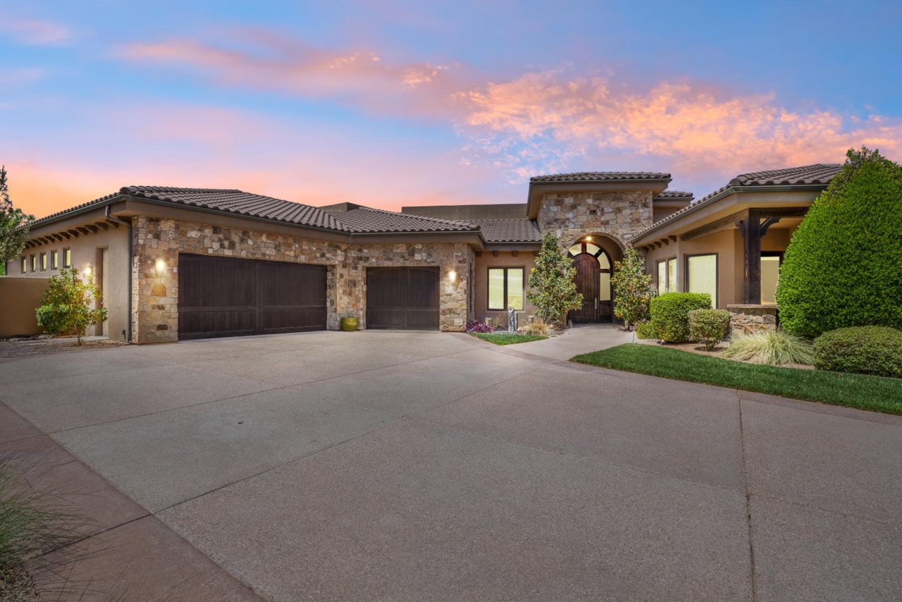 2596 E Flint ST St George, UT 84790 home for sale, MLS#24-253884 - Erika Rogers Photo 2