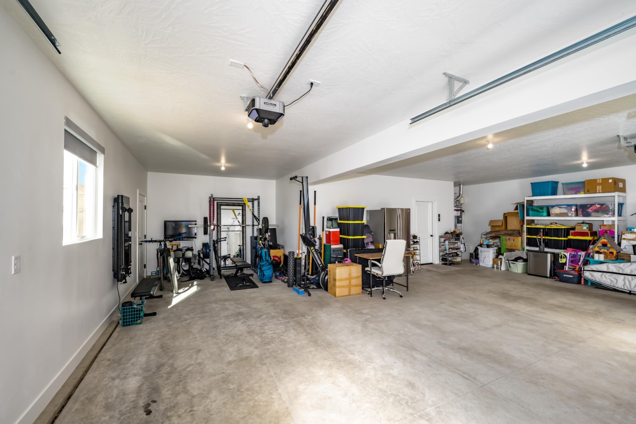 690 S Alcantara CIR St George, UT 84770 home for sale, MLS#25-266438 - Erika Rogers Photo 30