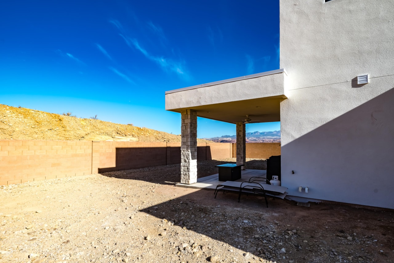 690 S Alcantara CIR St George, UT 84770 home for sale, MLS#25-266438 - Erika Rogers Photo 32