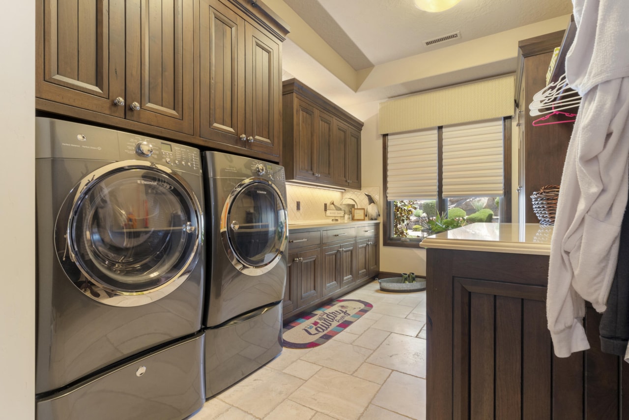 2596 E Flint ST St George, UT 84790 home for sale, MLS#24-253884 - Erika Rogers Photo 53