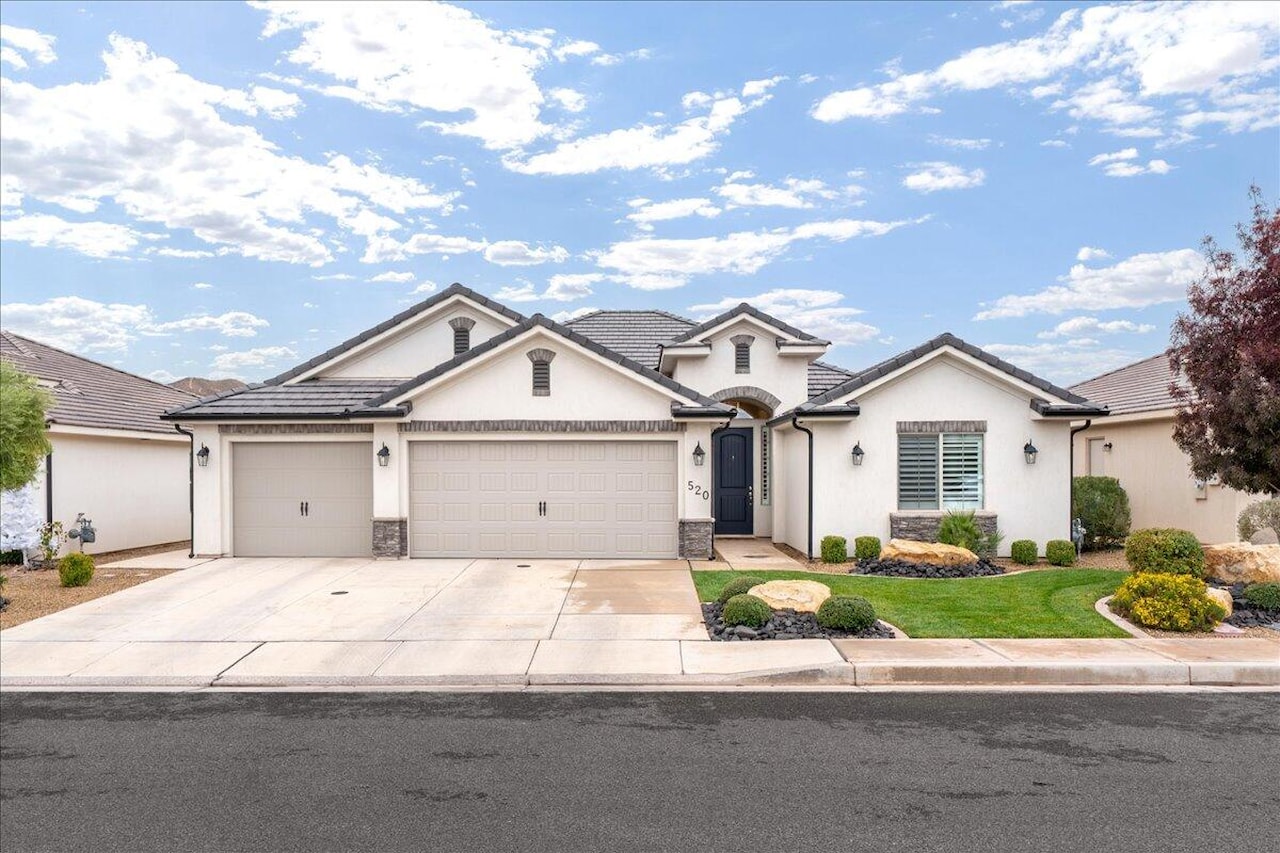 520 S Mirage DR Washington, UT 84780 home for sale, MLS#25-266881 - Erika Rogers