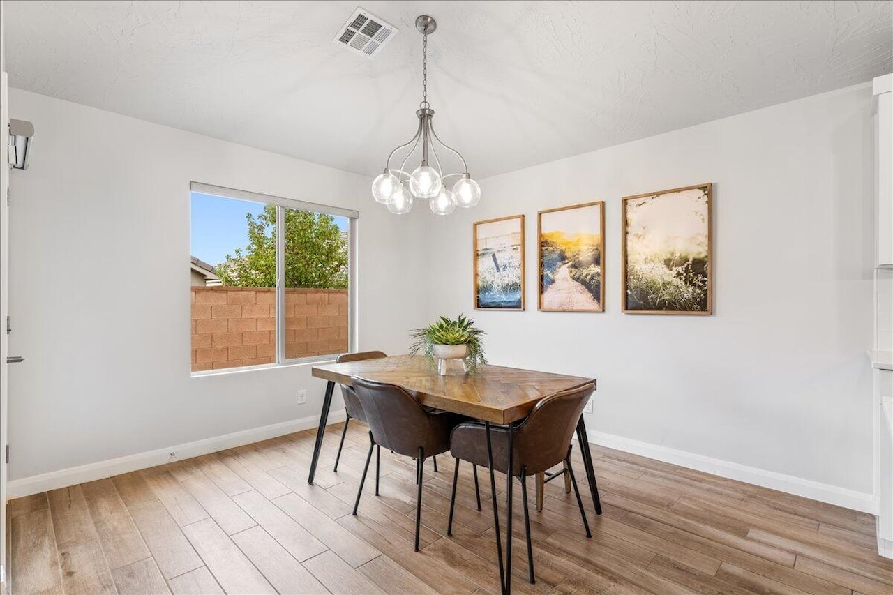 520 S Mirage DR Washington, UT 84780 home for sale, MLS#25-266881 - Erika Rogers Photo 9