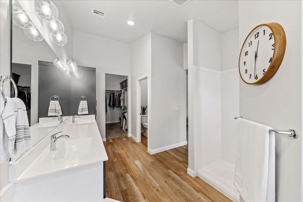 520 S Mirage DR Washington, UT 84780 home for sale, MLS#25-266881 - Erika Rogers Photo 15