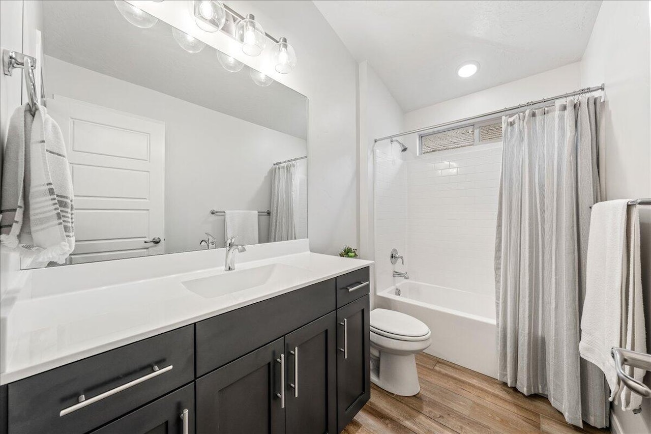 520 S Mirage DR Washington, UT 84780 home for sale, MLS#25-266881 - Erika Rogers Photo 18