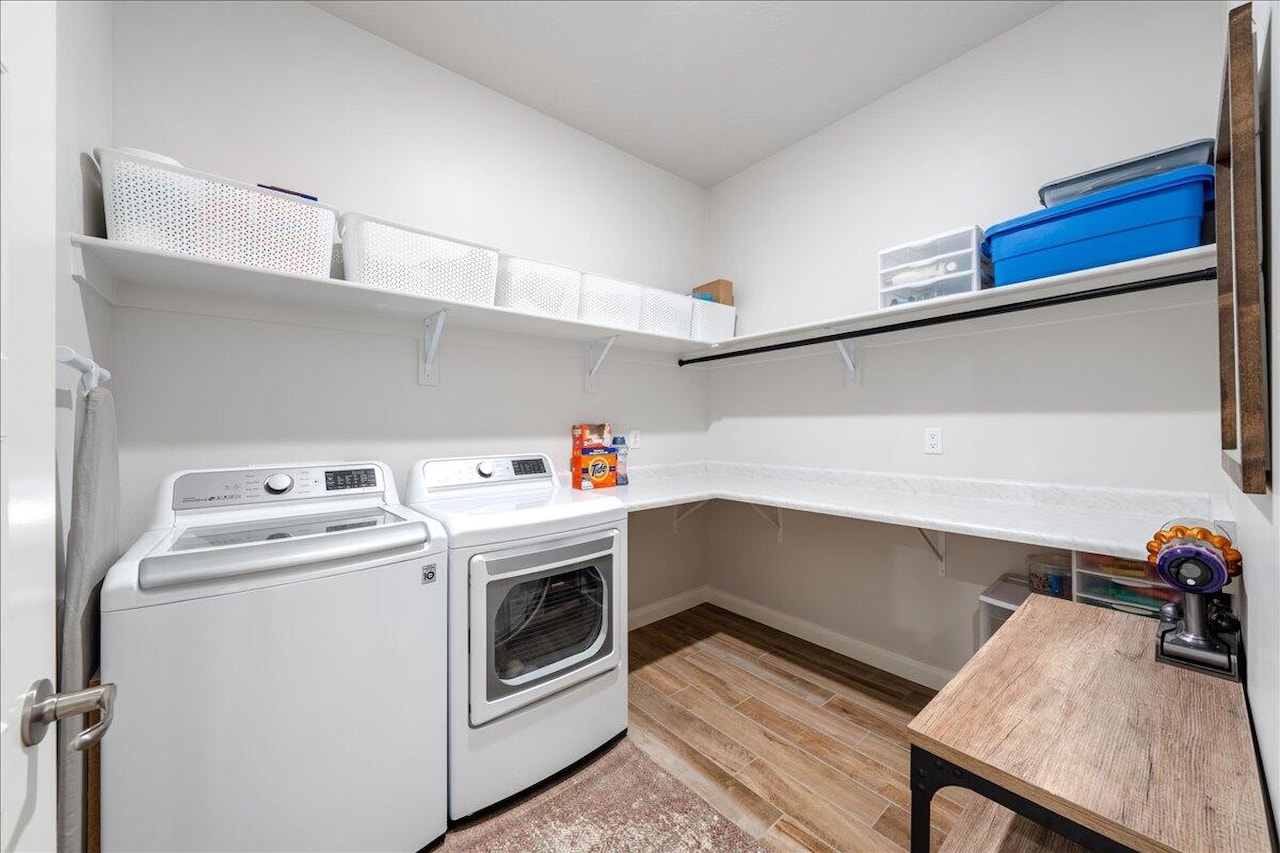 520 S Mirage DR Washington, UT 84780 home for sale, MLS#25-266881 - Erika Rogers Photo 25