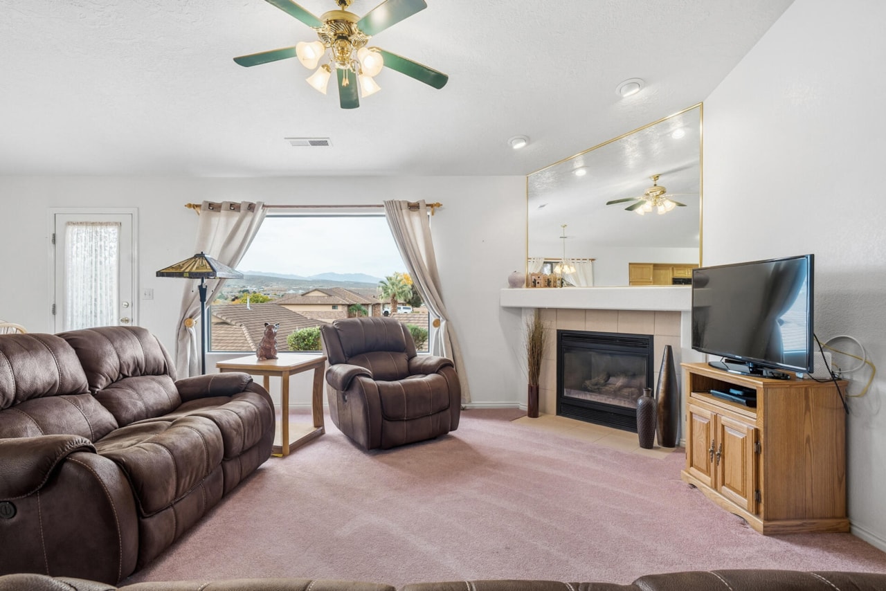 2360 S Hampton RD St George, UT 84770 home for sale, MLS#25-266879 - Erika Rogers Photo 21