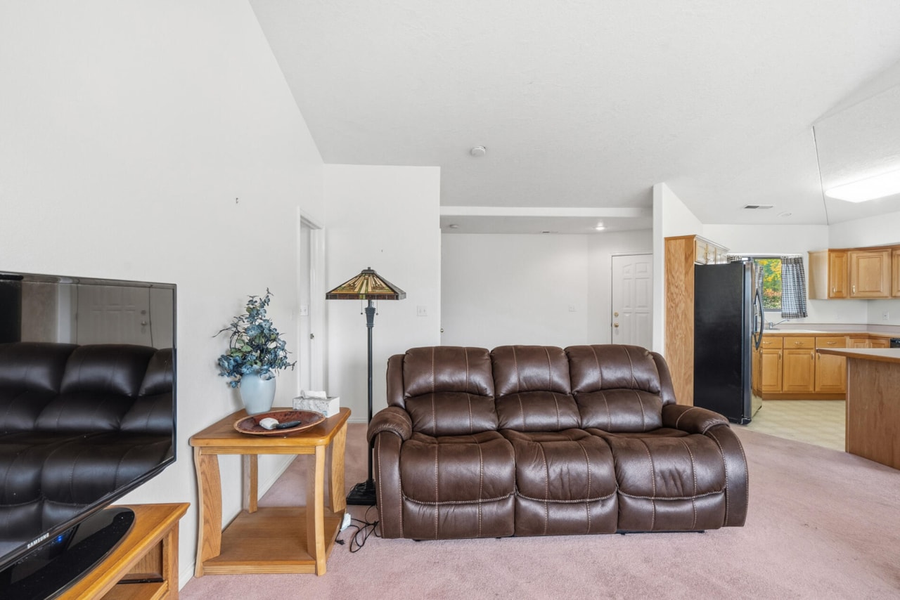 2360 S Hampton RD St George, UT 84770 home for sale, MLS#25-266879 - Erika Rogers Photo 22