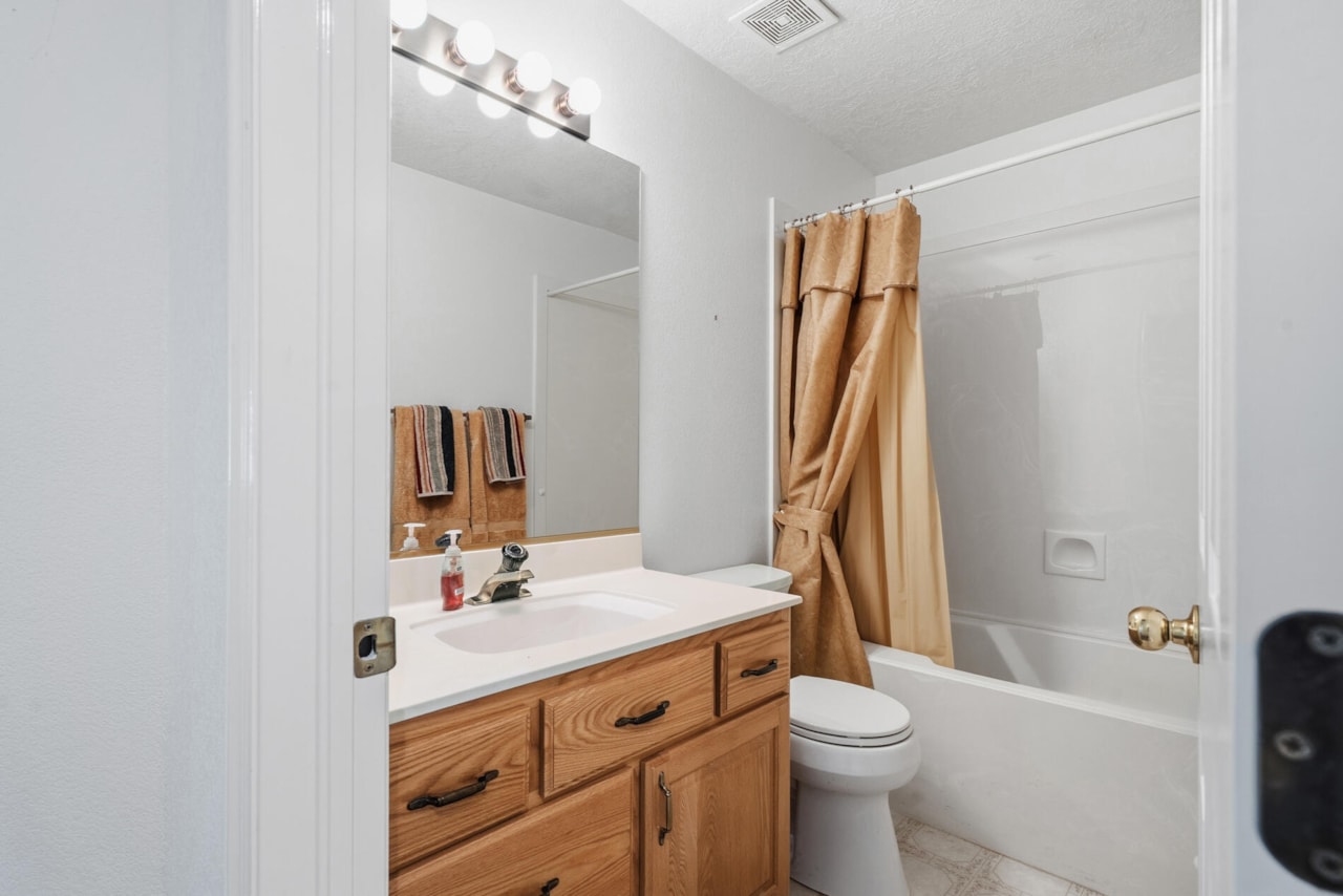 2360 S Hampton RD St George, UT 84770 home for sale, MLS#25-266879 - Erika Rogers Photo 29