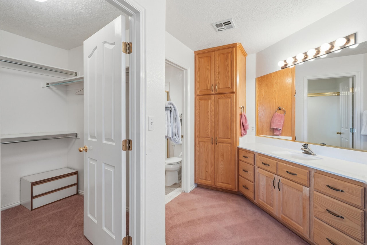 2360 S Hampton RD St George, UT 84770 home for sale, MLS#25-266879 - Erika Rogers Photo 31