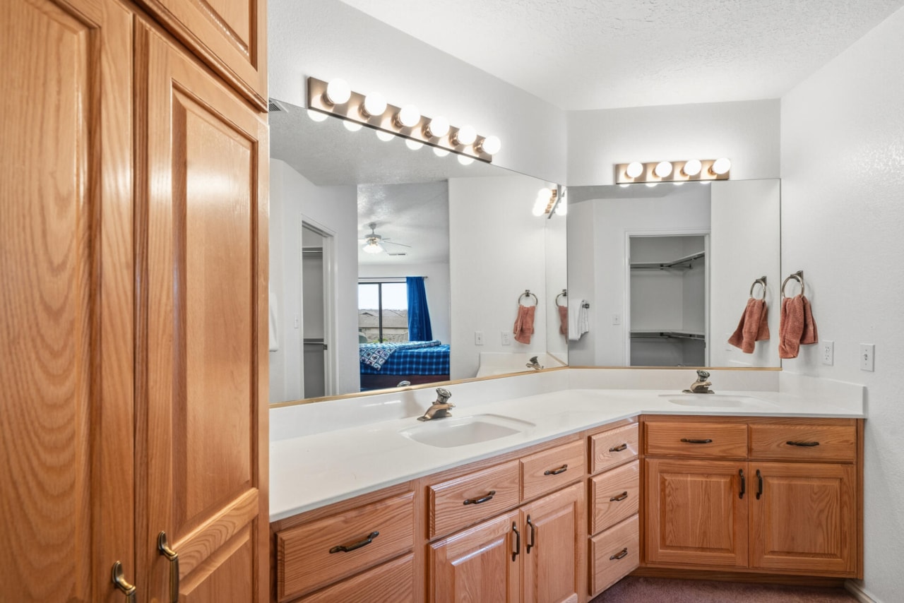 2360 S Hampton RD St George, UT 84770 home for sale, MLS#25-266879 - Erika Rogers Photo 34