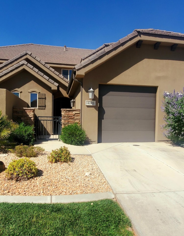 4205 E Torrey Pines DR Washington, UT 84780 home for sale, MLS#25-266886 - Erika Rogers