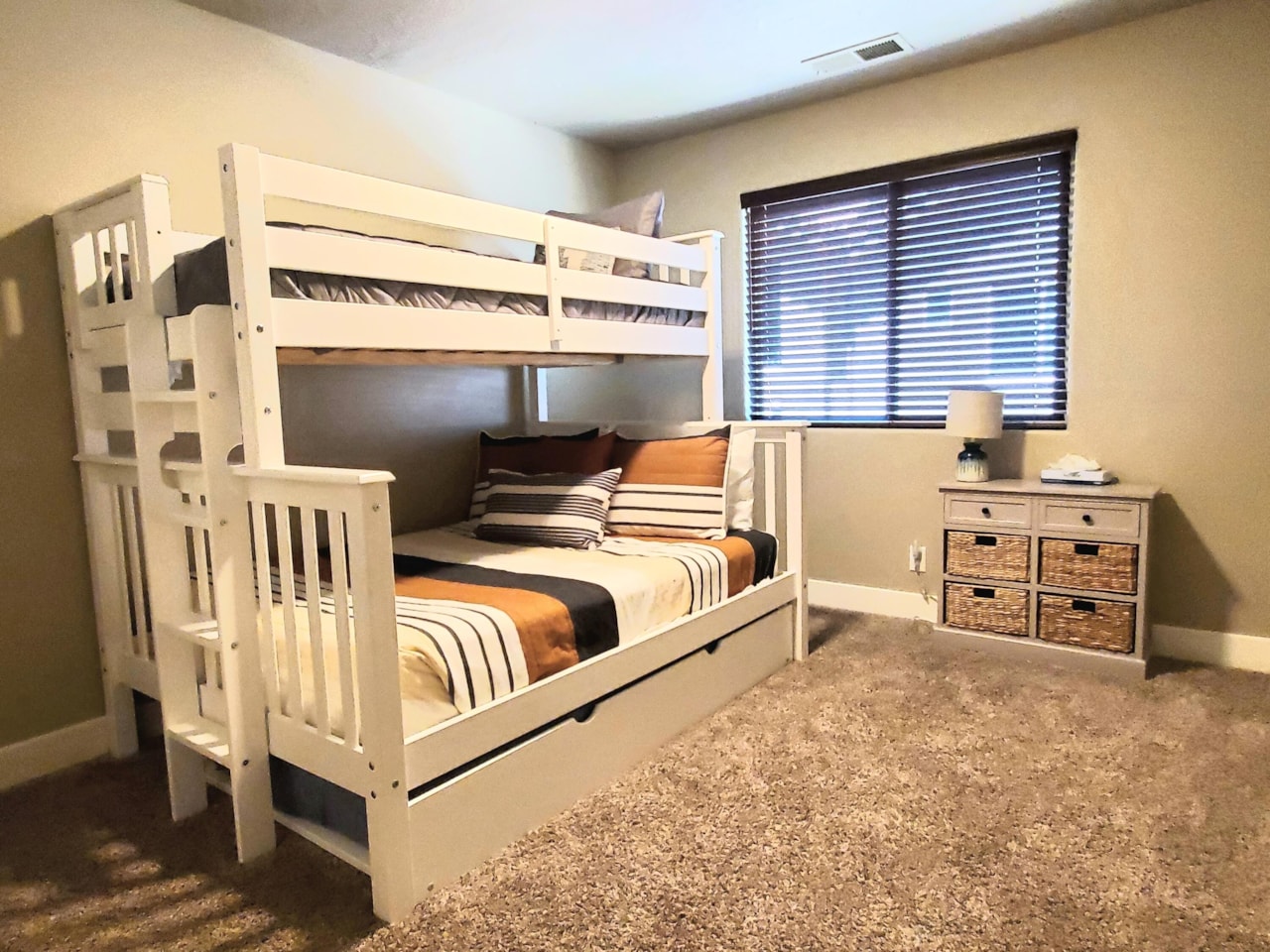 4205 E Torrey Pines DR Washington, UT 84780 home for sale, MLS#25-266886 - Erika Rogers Photo 15