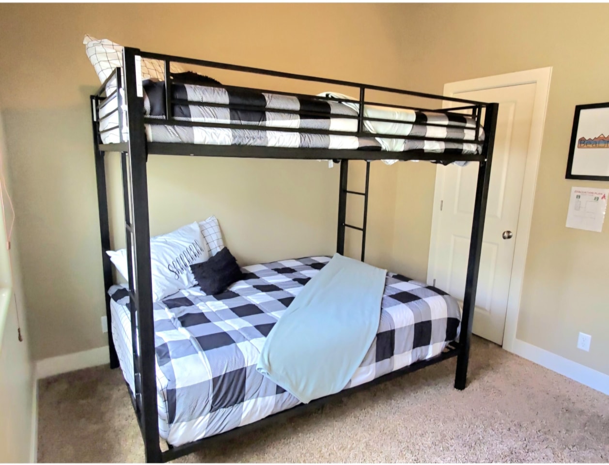 4205 E Torrey Pines DR Washington, UT 84780 home for sale, MLS#25-266886 - Erika Rogers Photo 16