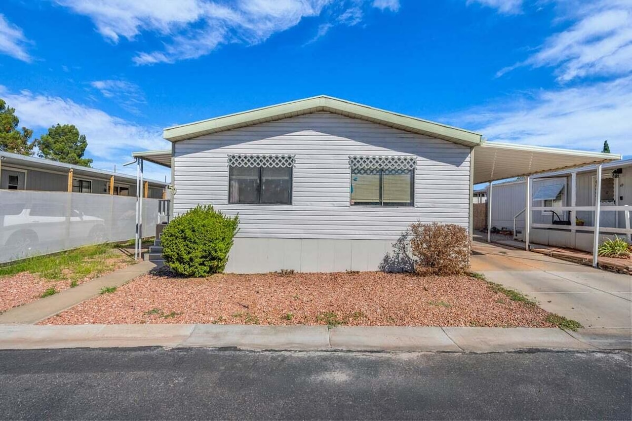 1450 N Dixie Downs RD #50 St George, UT 84770 home for sale, MLS#25-265605 - Erika Rogers