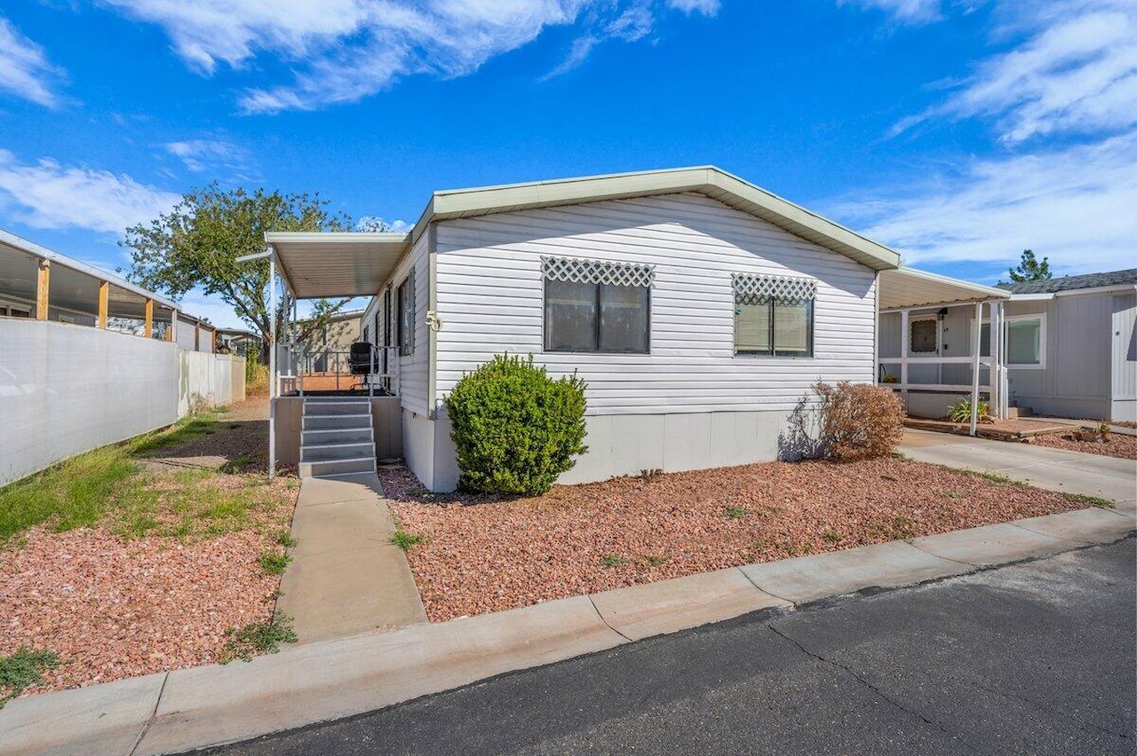 1450 N Dixie Downs RD #50 St George, UT 84770 home for sale, MLS#25-265605 - Erika Rogers Photo 2