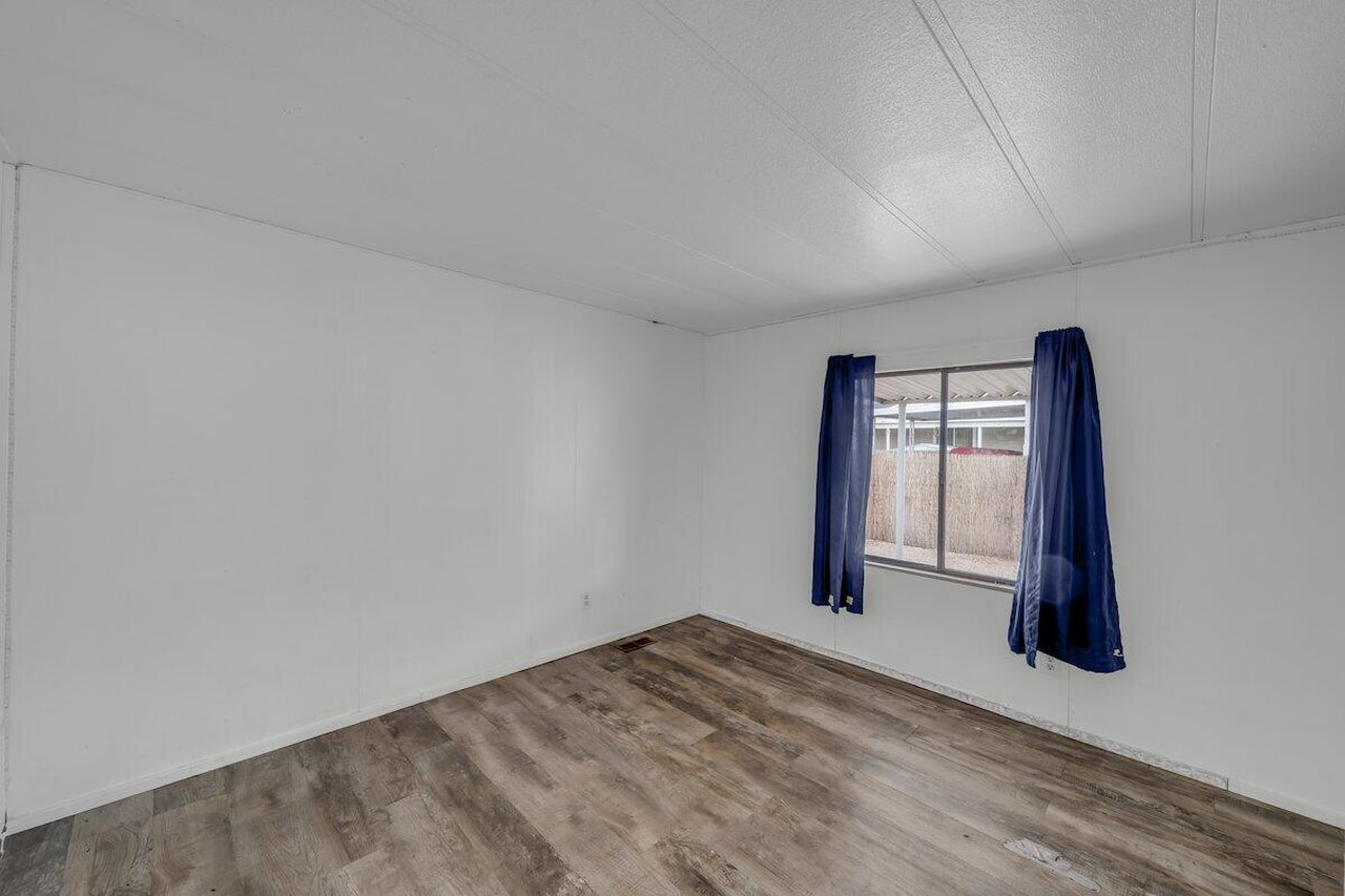 1450 N Dixie Downs RD #50 St George, UT 84770 home for sale, MLS#25-265605 - Erika Rogers Photo 12