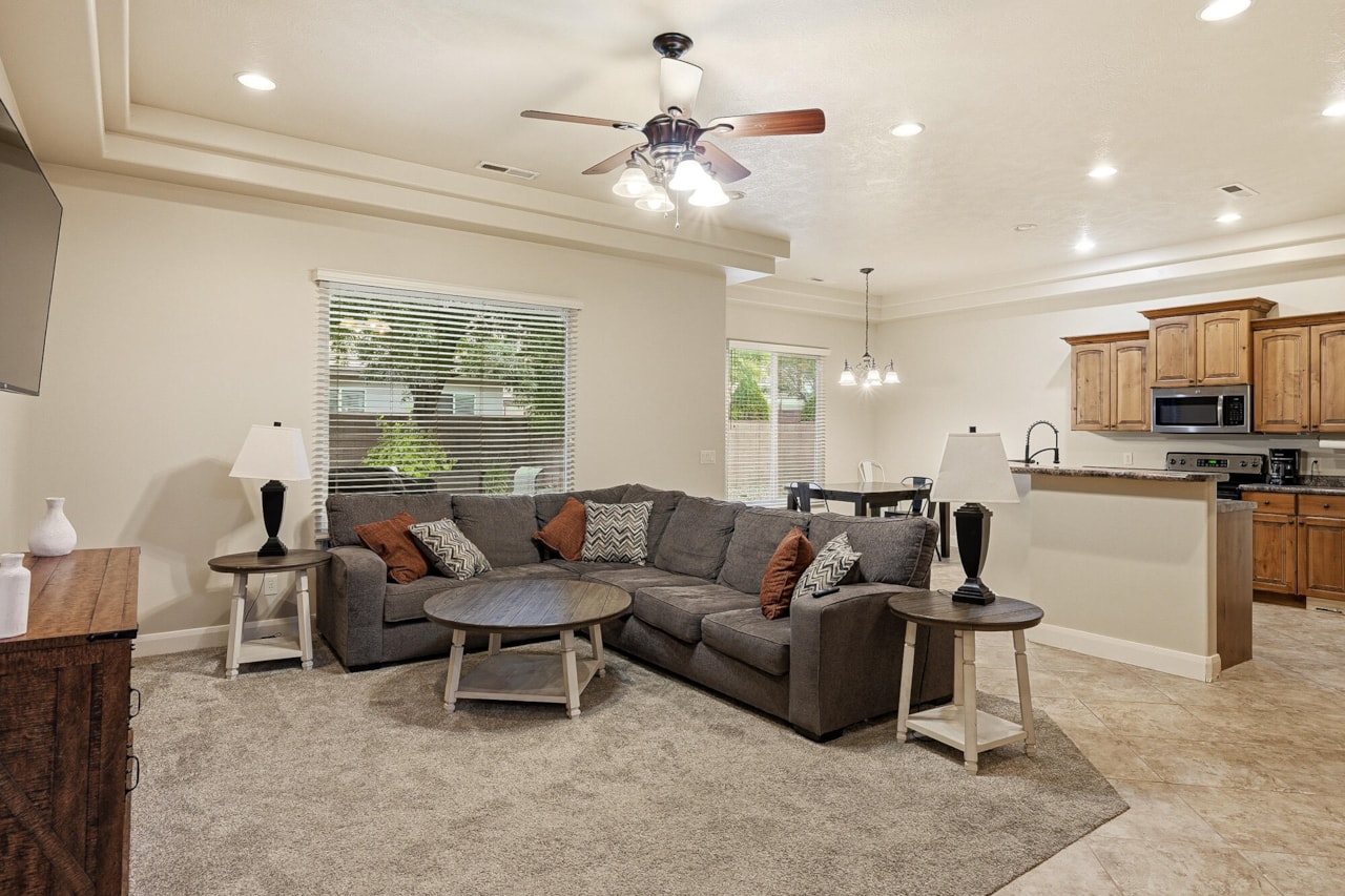 731 E Castle Stone DR Washington, UT 84780 home for sale, MLS#25-266897 - Erika Rogers Photo 7