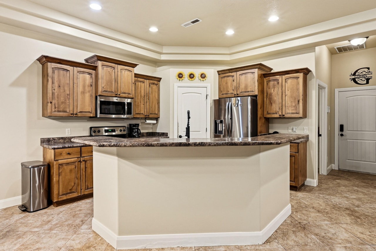 731 E Castle Stone DR Washington, UT 84780 home for sale, MLS#25-266897 - Erika Rogers Photo 11