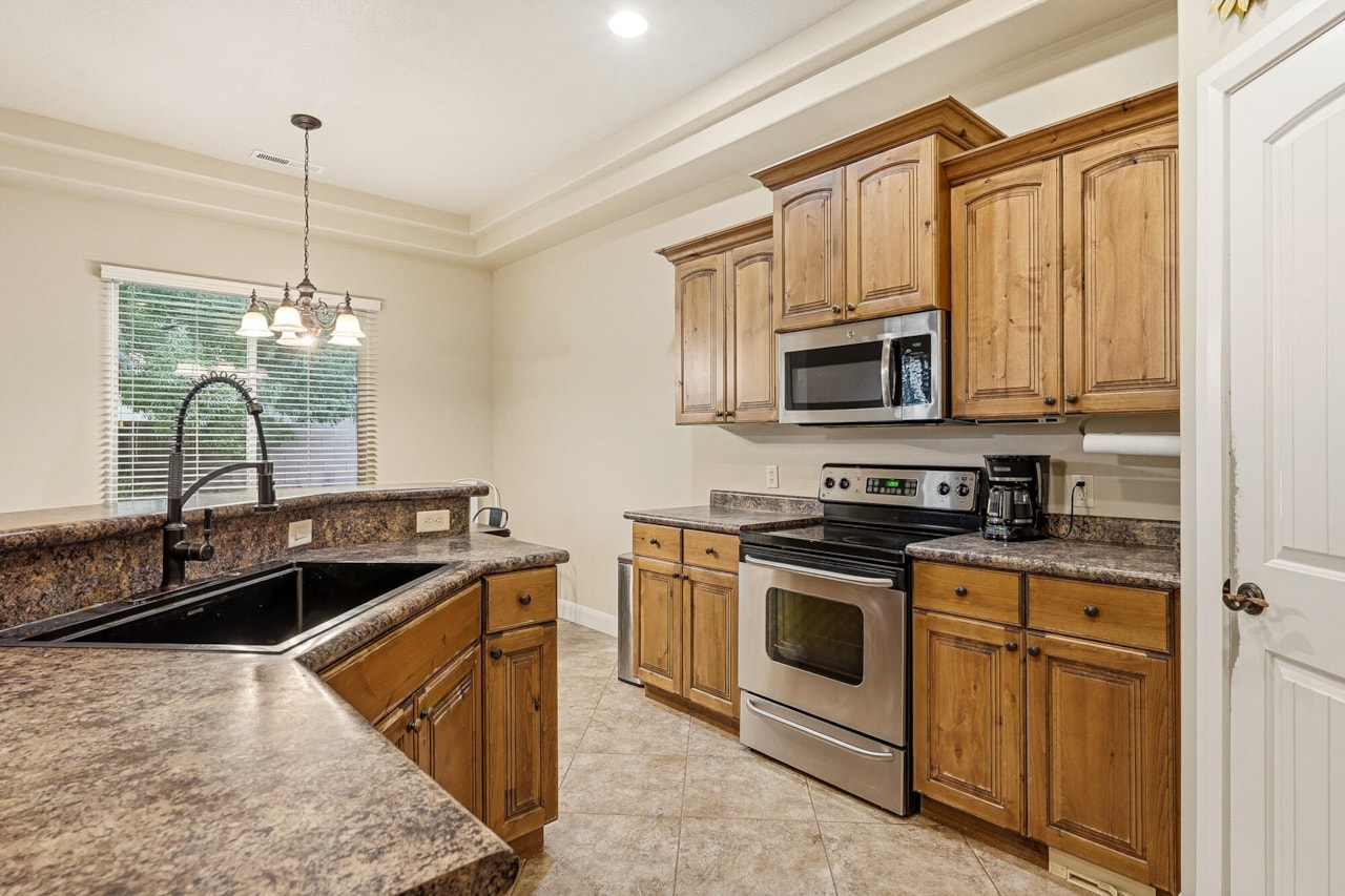 731 E Castle Stone DR Washington, UT 84780 home for sale, MLS#25-266897 - Erika Rogers Photo 14