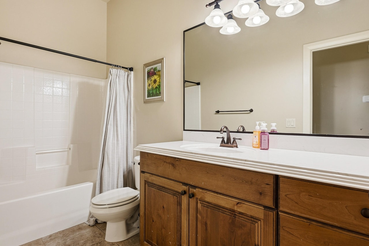 731 E Castle Stone DR Washington, UT 84780 home for sale, MLS#25-266897 - Erika Rogers Photo 23