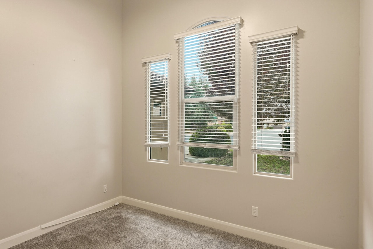 731 E Castle Stone DR Washington, UT 84780 home for sale, MLS#25-266897 - Erika Rogers Photo 25