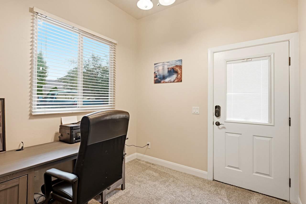 731 E Castle Stone DR Washington, UT 84780 home for sale, MLS#25-266897 - Erika Rogers Photo 29