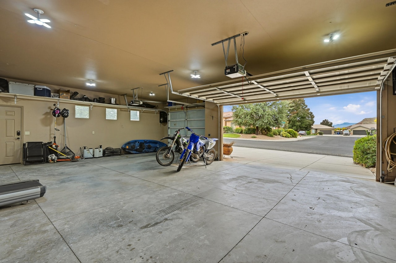 731 E Castle Stone DR Washington, UT 84780 home for sale, MLS#25-266897 - Erika Rogers Photo 32