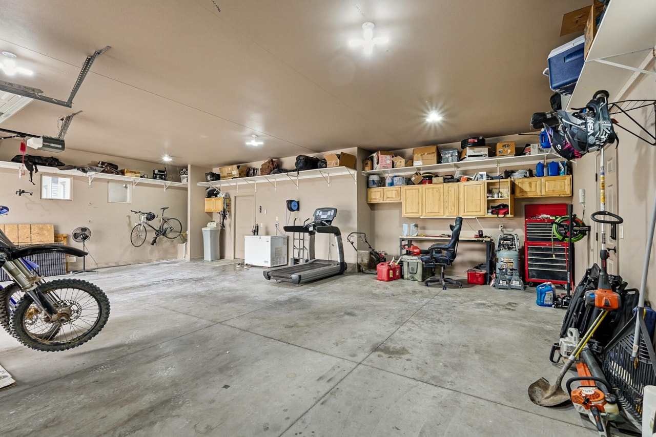 731 E Castle Stone DR Washington, UT 84780 home for sale, MLS#25-266897 - Erika Rogers Photo 34