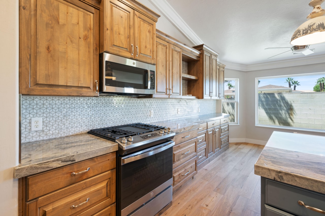 805 S River RD #21 St George, UT 84790 home for sale, MLS#25-266900 - Erika Rogers Photo 4