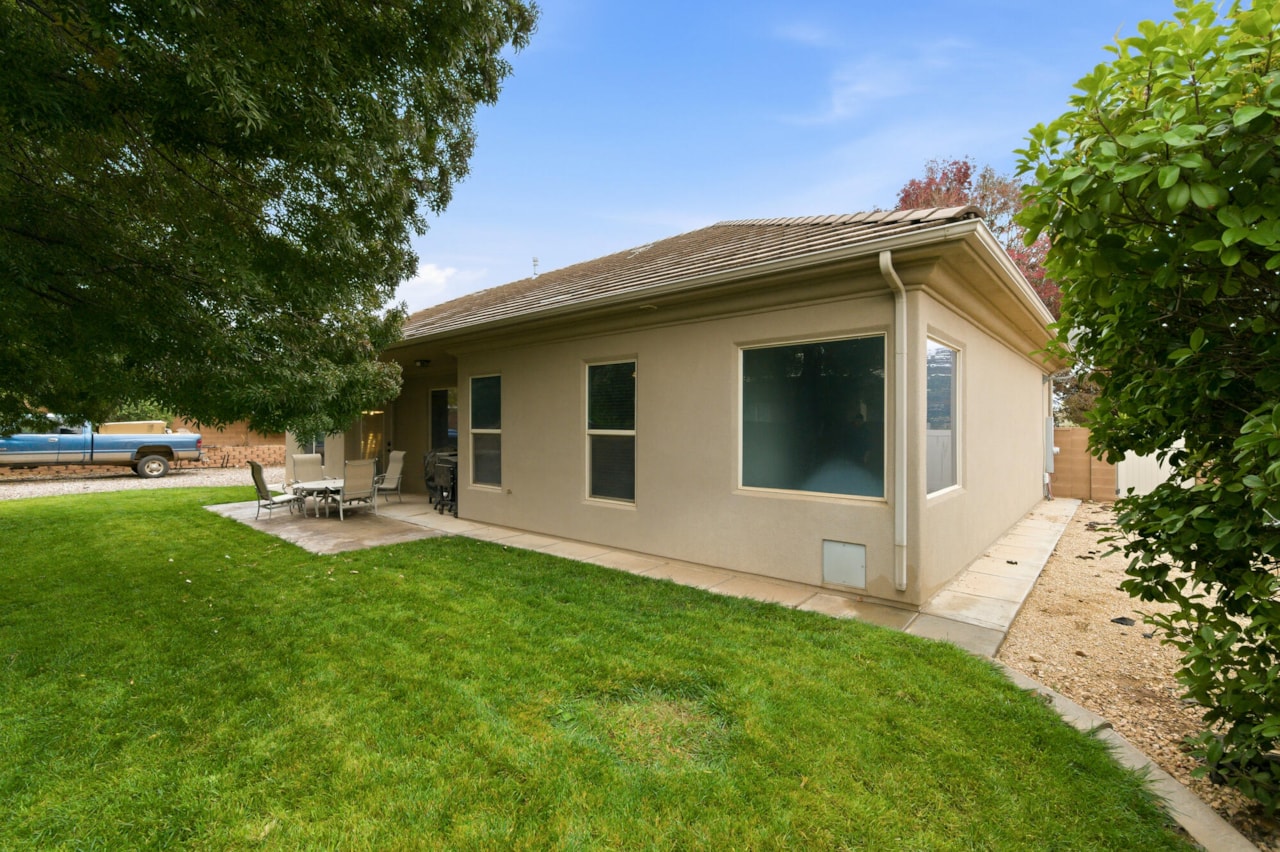 731 E Castle Stone DR Washington, UT 84780 home for sale, MLS#25-266897 - Erika Rogers Photo 38