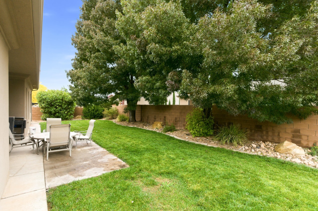 731 E Castle Stone DR Washington, UT 84780 home for sale, MLS#25-266897 - Erika Rogers Photo 41