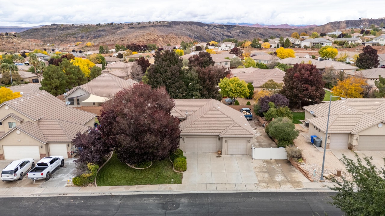 731 E Castle Stone DR Washington, UT 84780 home for sale, MLS#25-266897 - Erika Rogers Photo 42