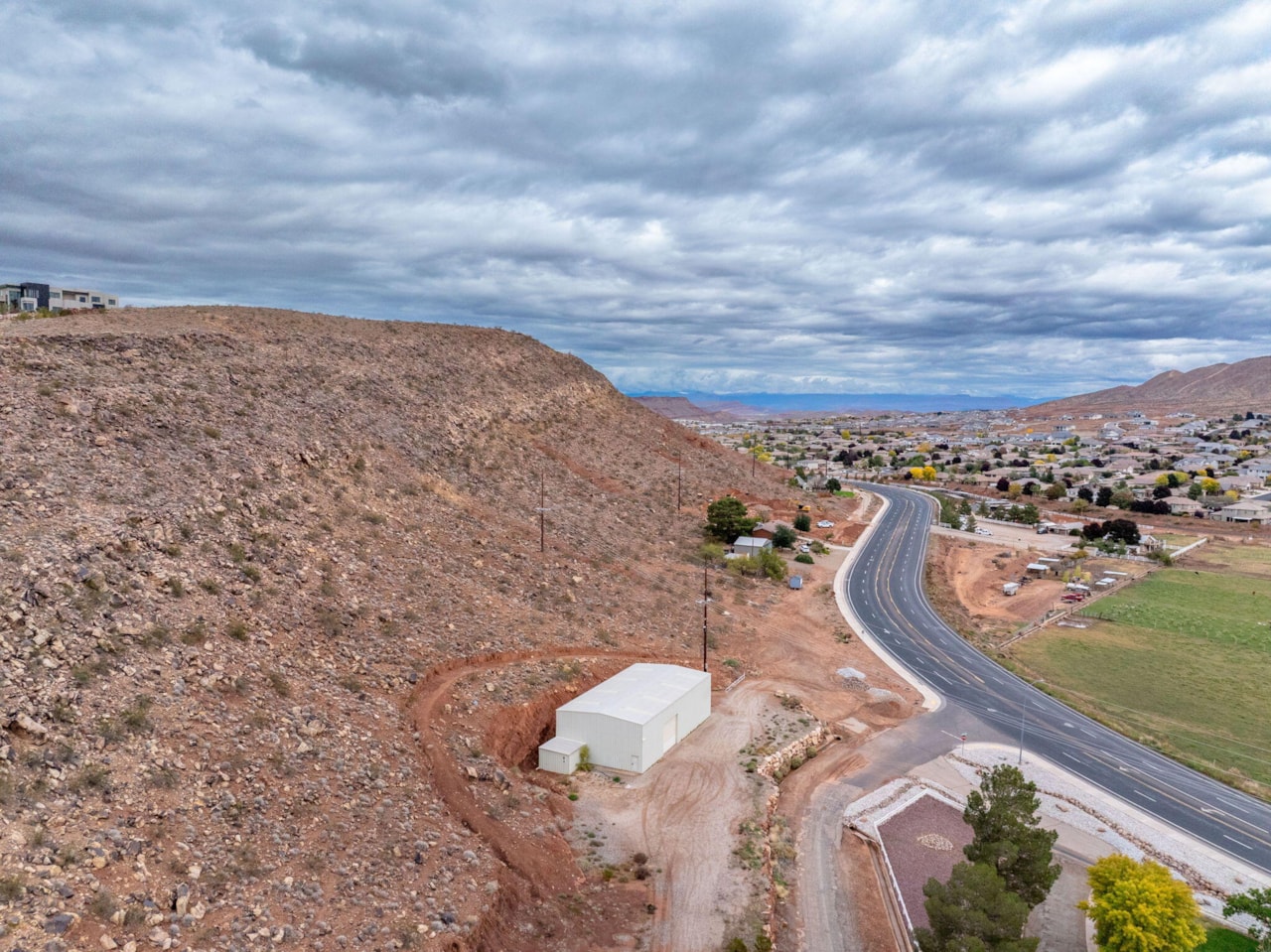 555 E Nichols Peak RD Washington, UT 84780 home for sale, MLS#25-266902 - Erika Rogers Photo 4